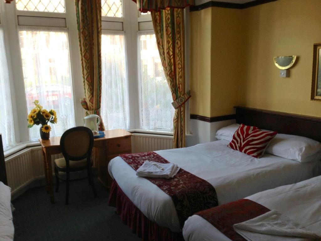 Penrhys Hotel Cardiff Ngoại thất bức ảnh